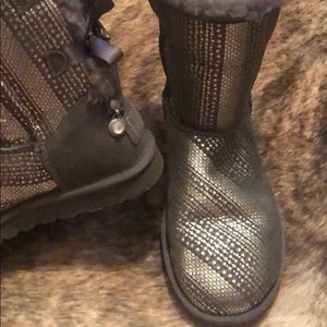 Grey and silver bow back bling uggs size 8